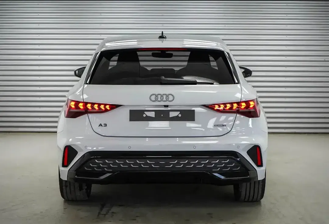 Audi A3 40 TFSI S tronic quattro Sportback S line - Thumbnail 4