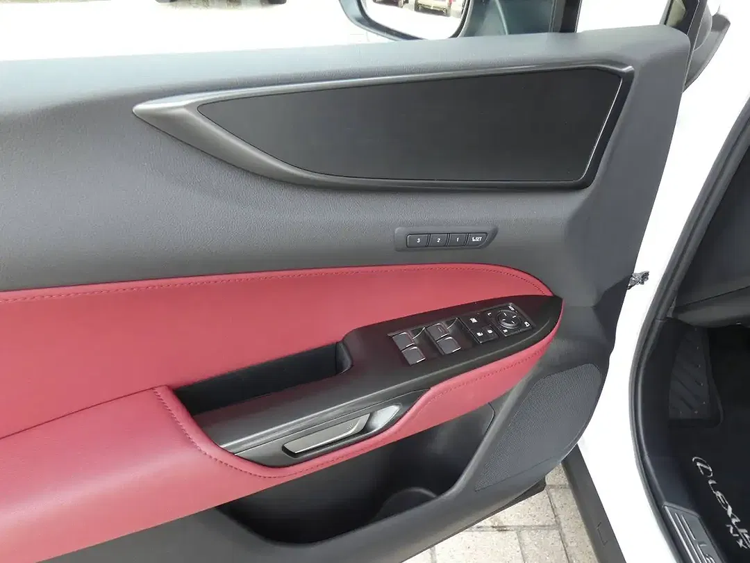 Lexus NX 450h+ PHEV 4x4 - Thumbnail 13