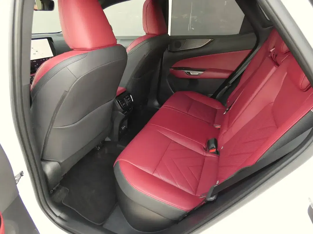 Lexus NX 450h+ PHEV 4x4 - foto 15