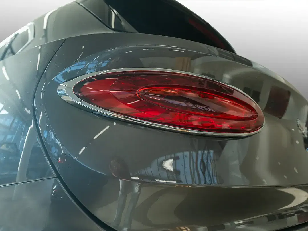 Bentley Bentayga Atelier Edition - Thumbnail 10