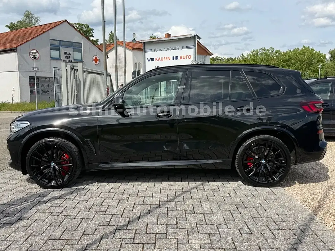 BMW X5 M - Thumbnail 3