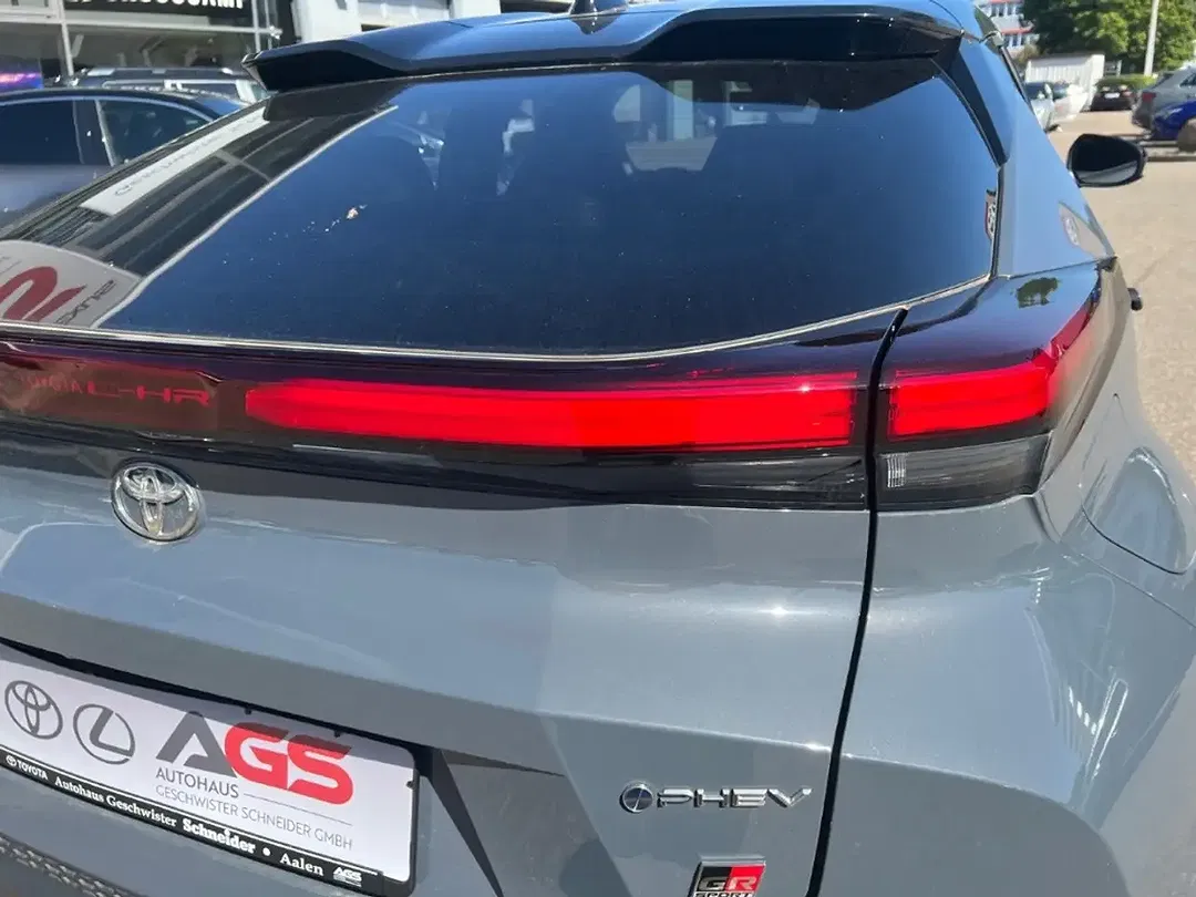 Toyota C-HR PHEV GR Sport - Thumbnail 11
