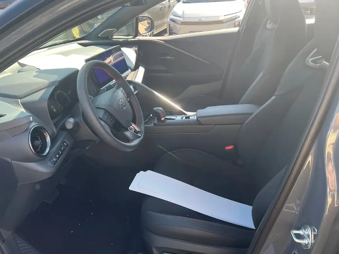 Toyota C-HR PHEV GR Sport - Thumbnail 12