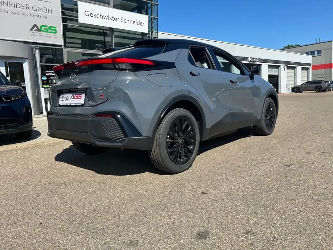 Toyota C-HR PHEV GR Sport - Thumbnail 4
