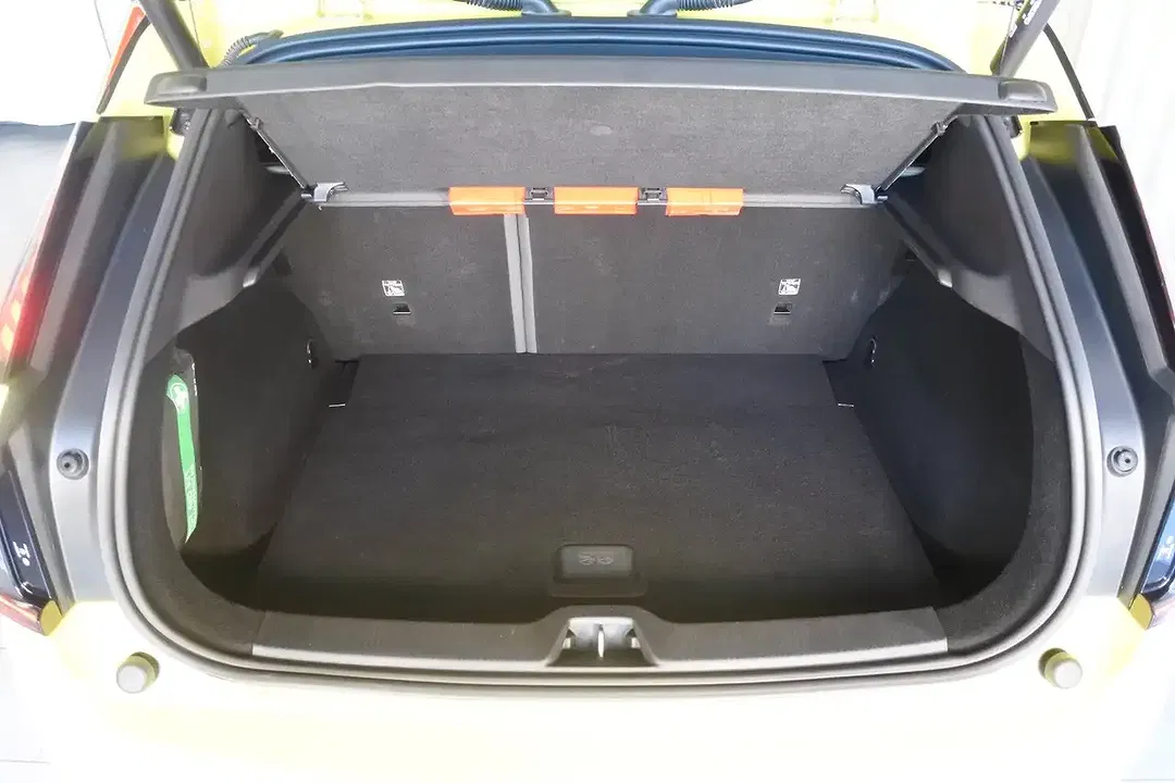 Volvo EX30 Extended Range Plus - Thumbnail 6