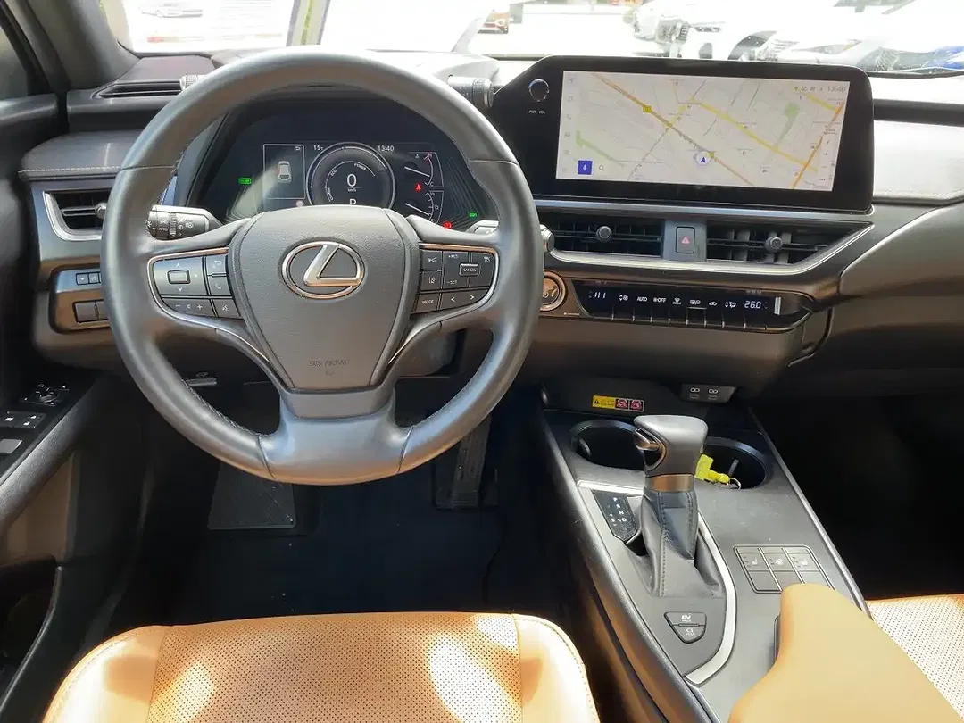 Lexus UX 250h Executive Line - Thumbnail 10