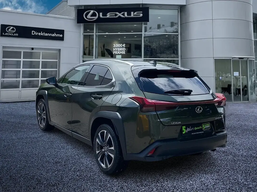 Lexus UX 250h Executive Line - Thumbnail 3
