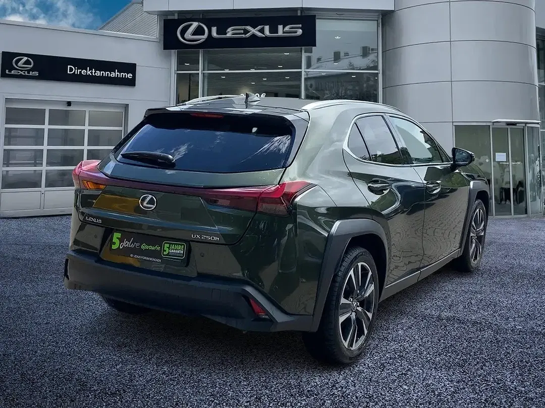 Lexus UX 250h Executive Line - Thumbnail 4
