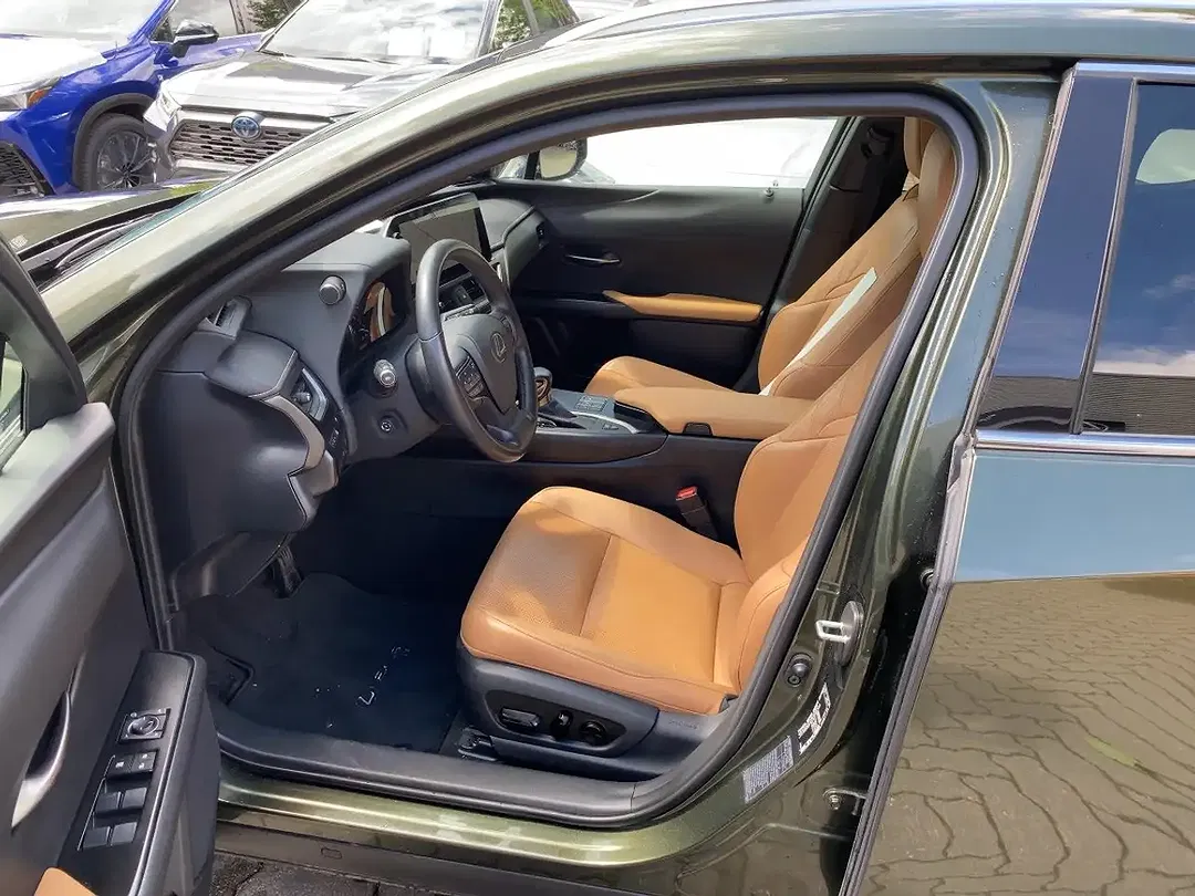 Lexus UX 250h Executive Line - Thumbnail 8