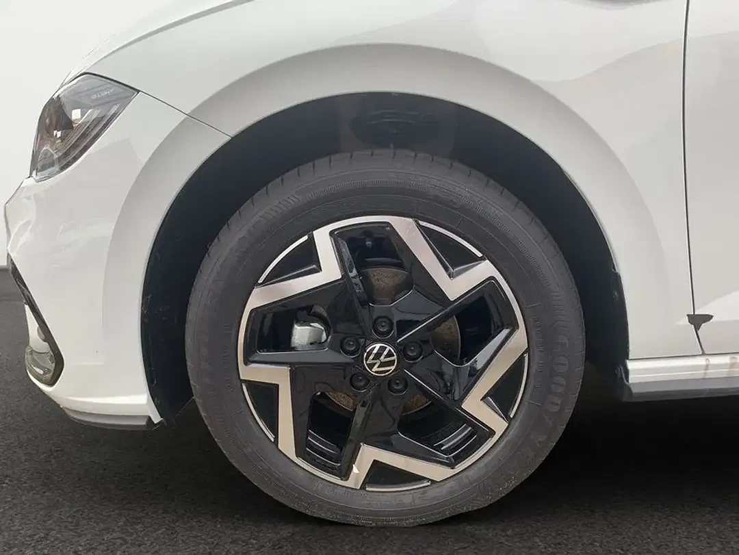 Volkswagen Polo - Thumbnail 10
