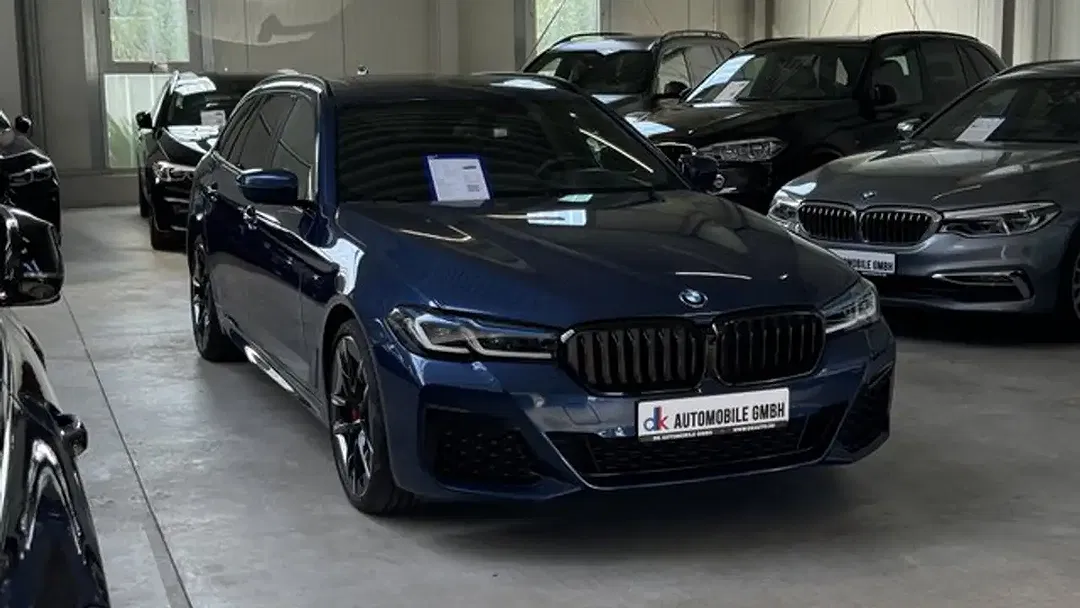 BMW 540 xDrive Touring M Sport - Thumbnail 1