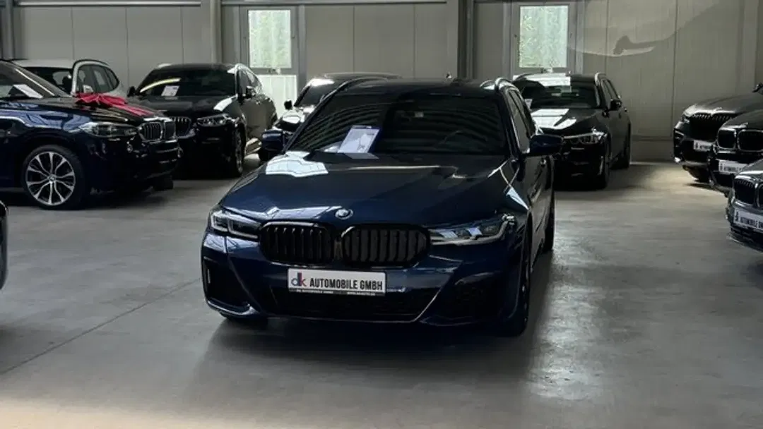 BMW 540 xDrive Touring M Sport - Thumbnail 2