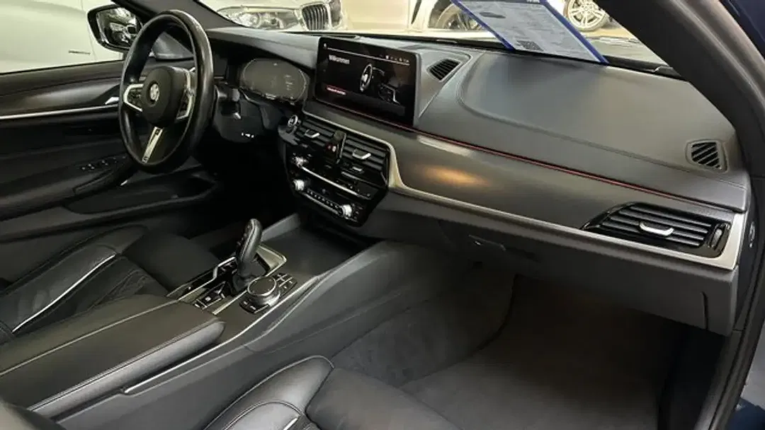 BMW 540 xDrive Touring M Sport - Thumbnail 5