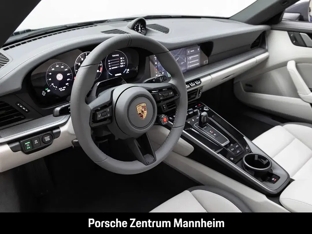Porsche 992 Carrera - Thumbnail 4