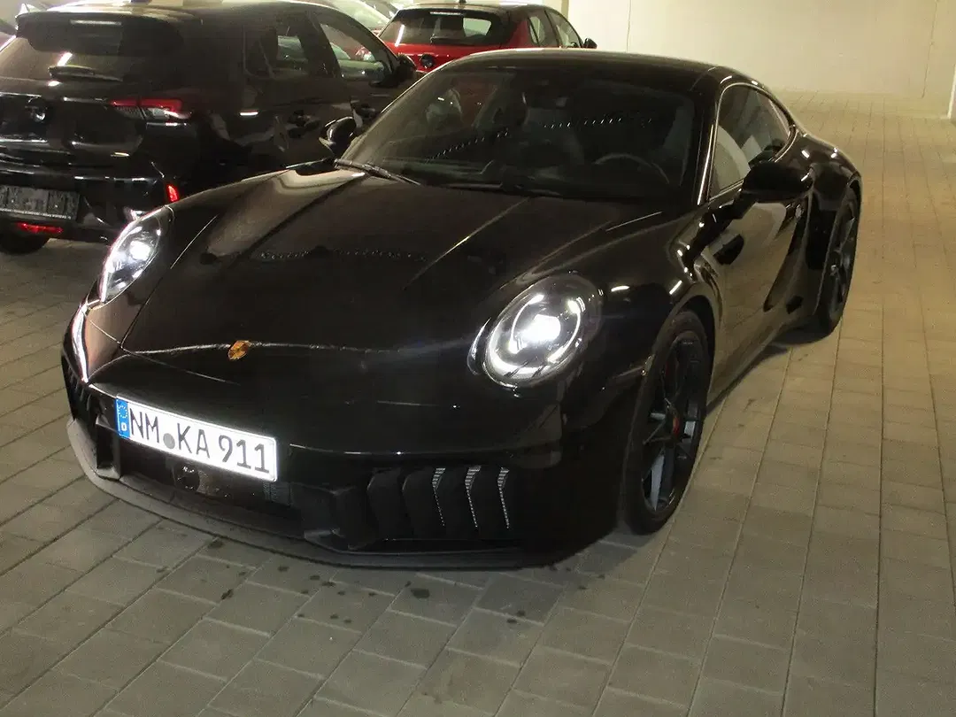 Porsche 911 T-Hybrid Carrera GTS - Thumbnail 5
