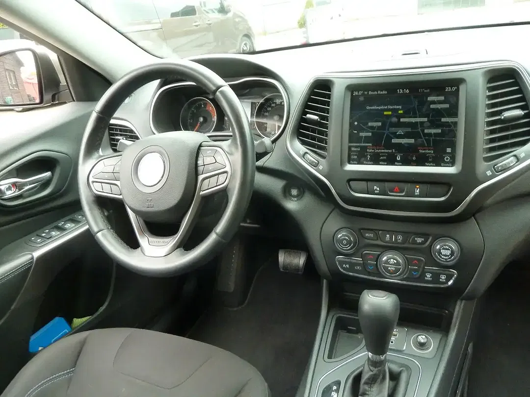 Jeep Cherokee Longitude - Thumbnail 13