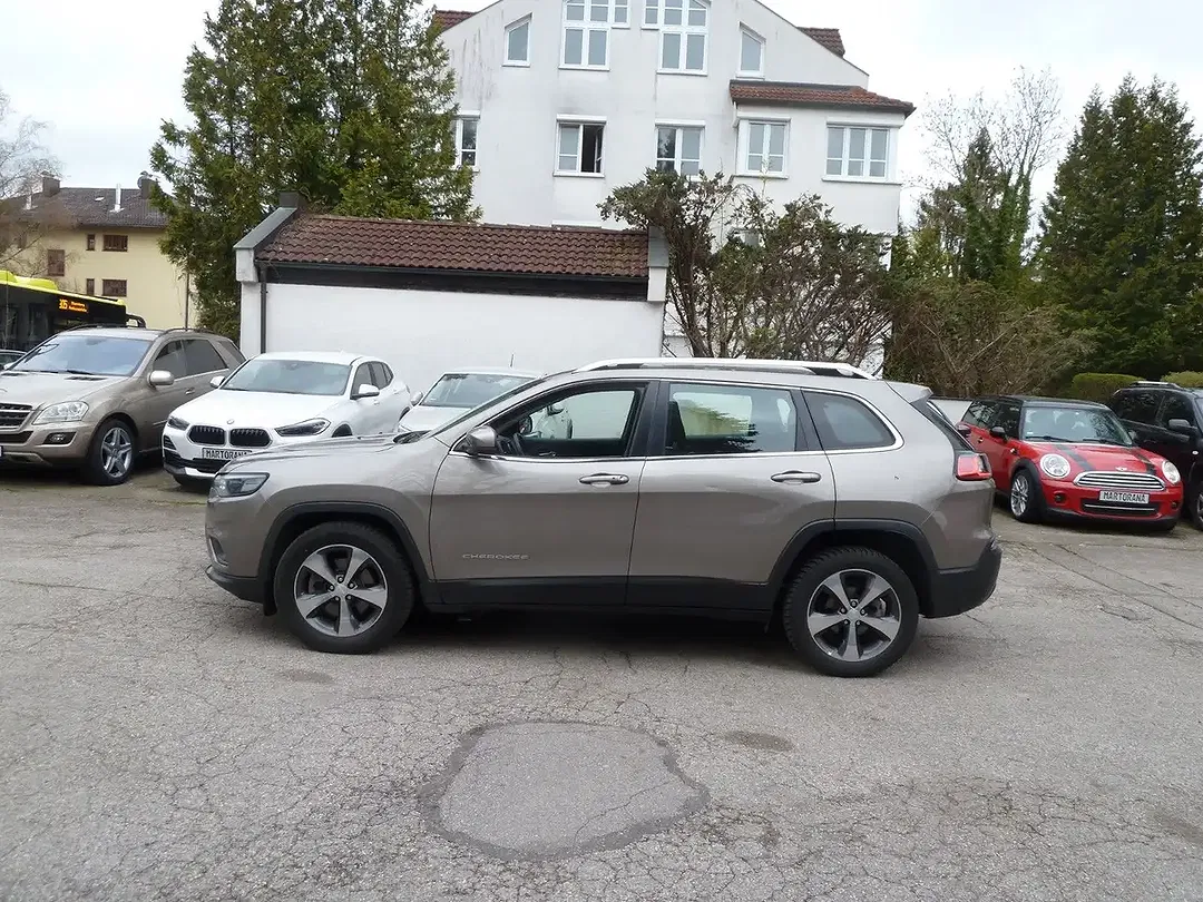 Jeep Cherokee Longitude - Thumbnail 8