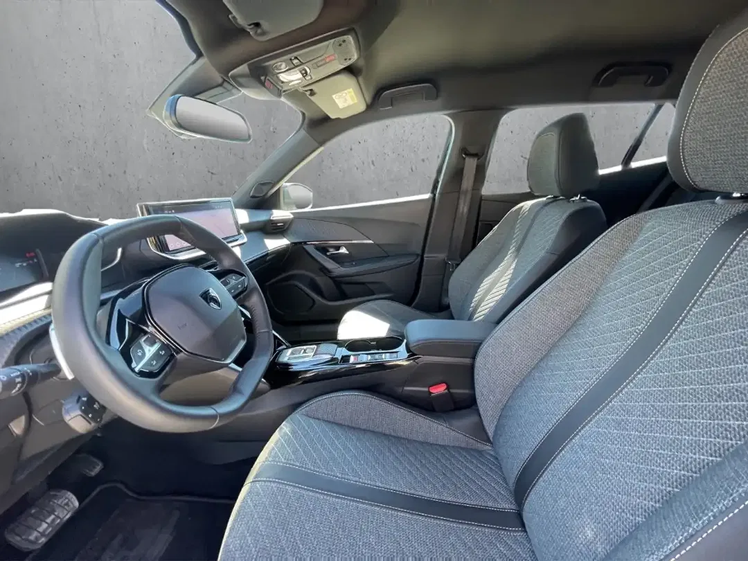 Peugeot 2008 130 PureTech EAT8 Allure - Thumbnail 9