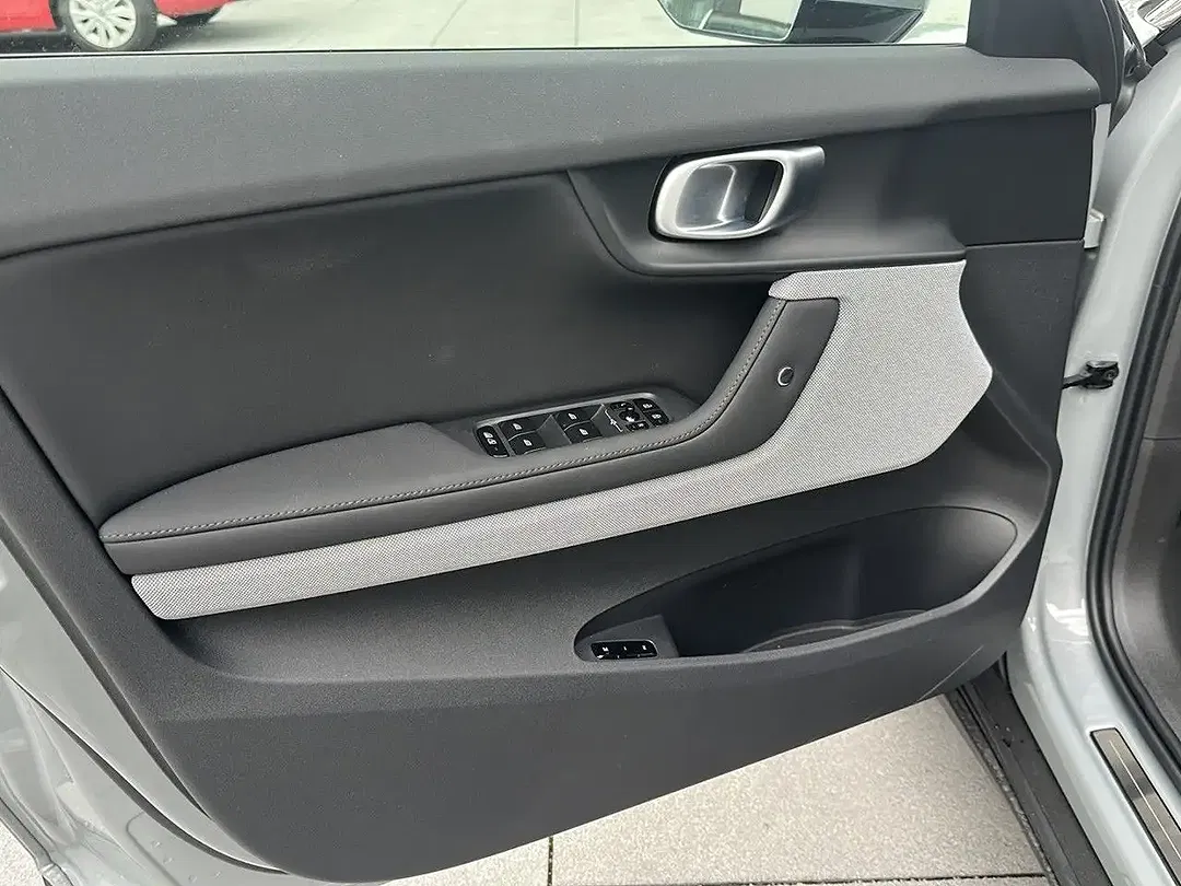 Polestar 2 - Thumbnail 8