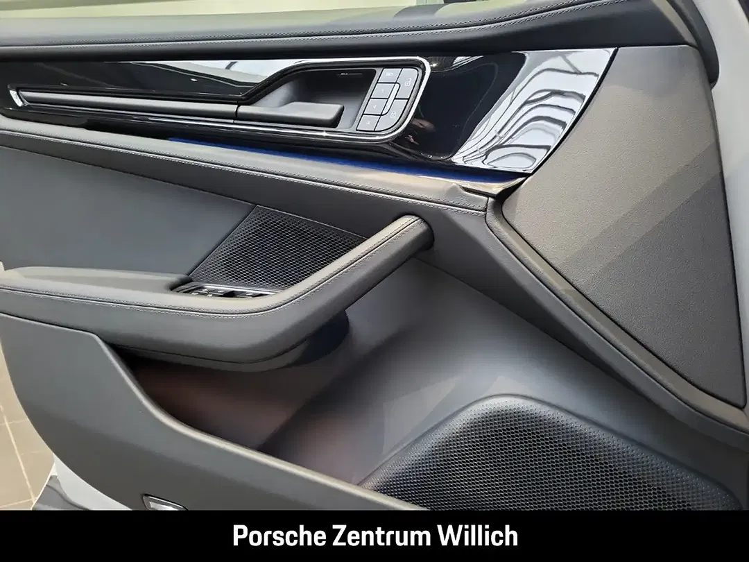 Porsche Panamera E-Hybrid 4 - Thumbnail 13