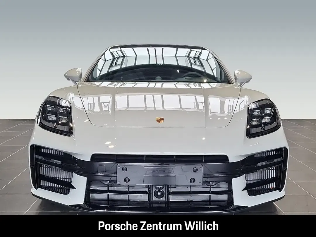 Porsche Panamera E-Hybrid 4 - Thumbnail 4