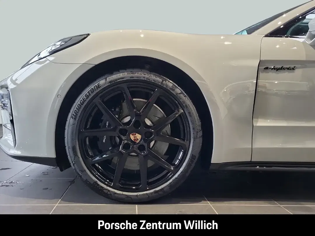 Porsche Panamera E-Hybrid 4 - Thumbnail 6
