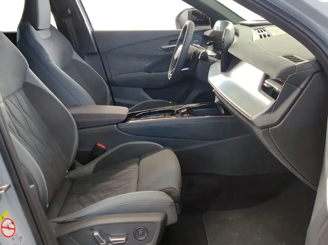 Audi Q3 TFSI S tronic quattro S line - Thumbnail 8