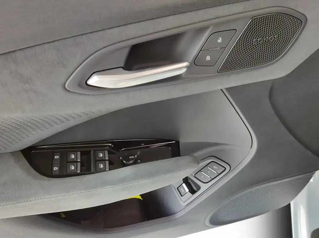 Audi Q3 TFSI S tronic quattro S line - Thumbnail 10