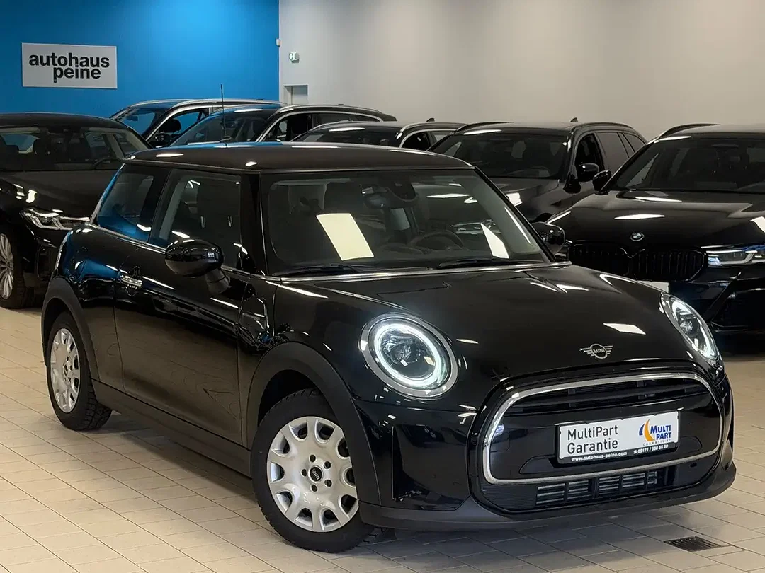 MINI Cooper AUT Essential Trim - Afbeelding 1