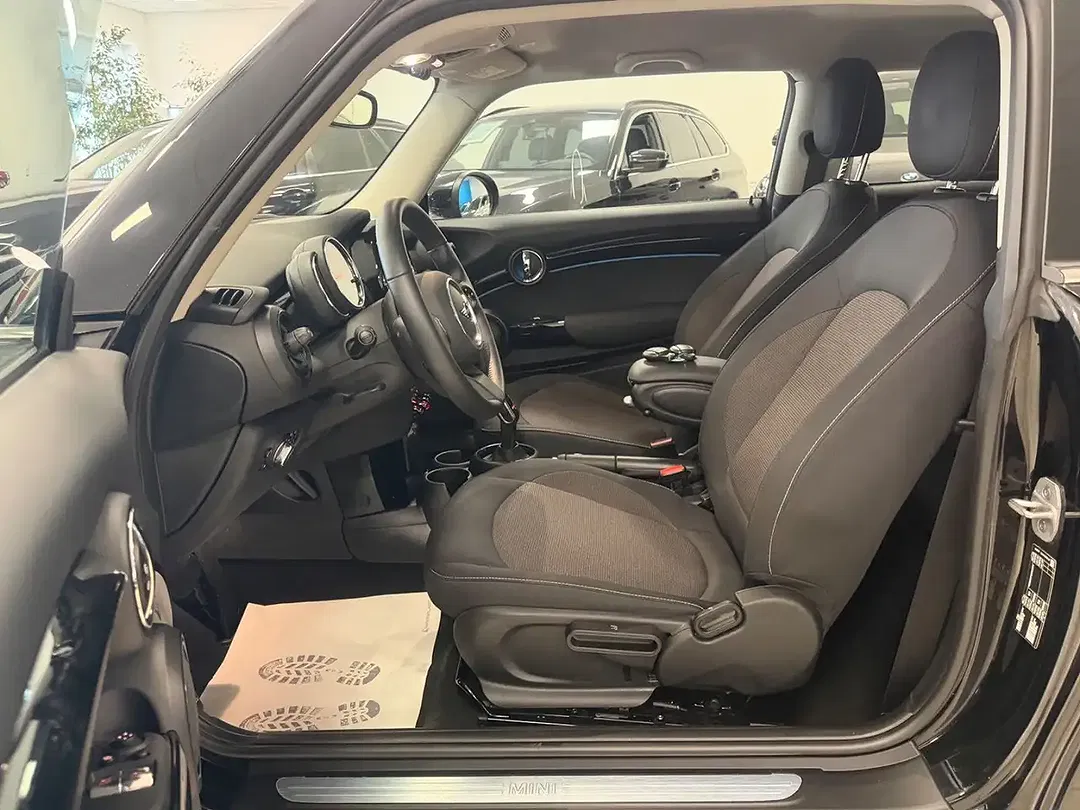 MINI Cooper AUT Essential Trim - Thumbnail 13