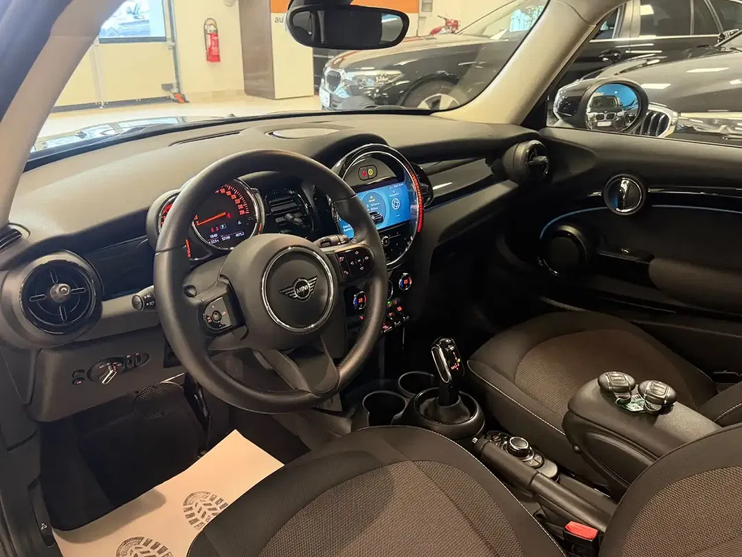 MINI Cooper AUT Essential Trim - Thumbnail 14