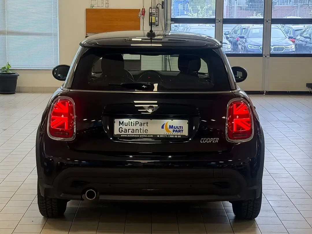 MINI Cooper AUT Essential Trim - Thumbnail 9