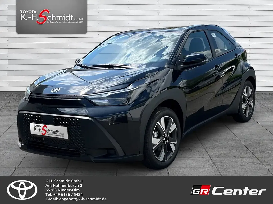 Toyota Aygo X 1.5 Hybrid Active - Thumbnail 1