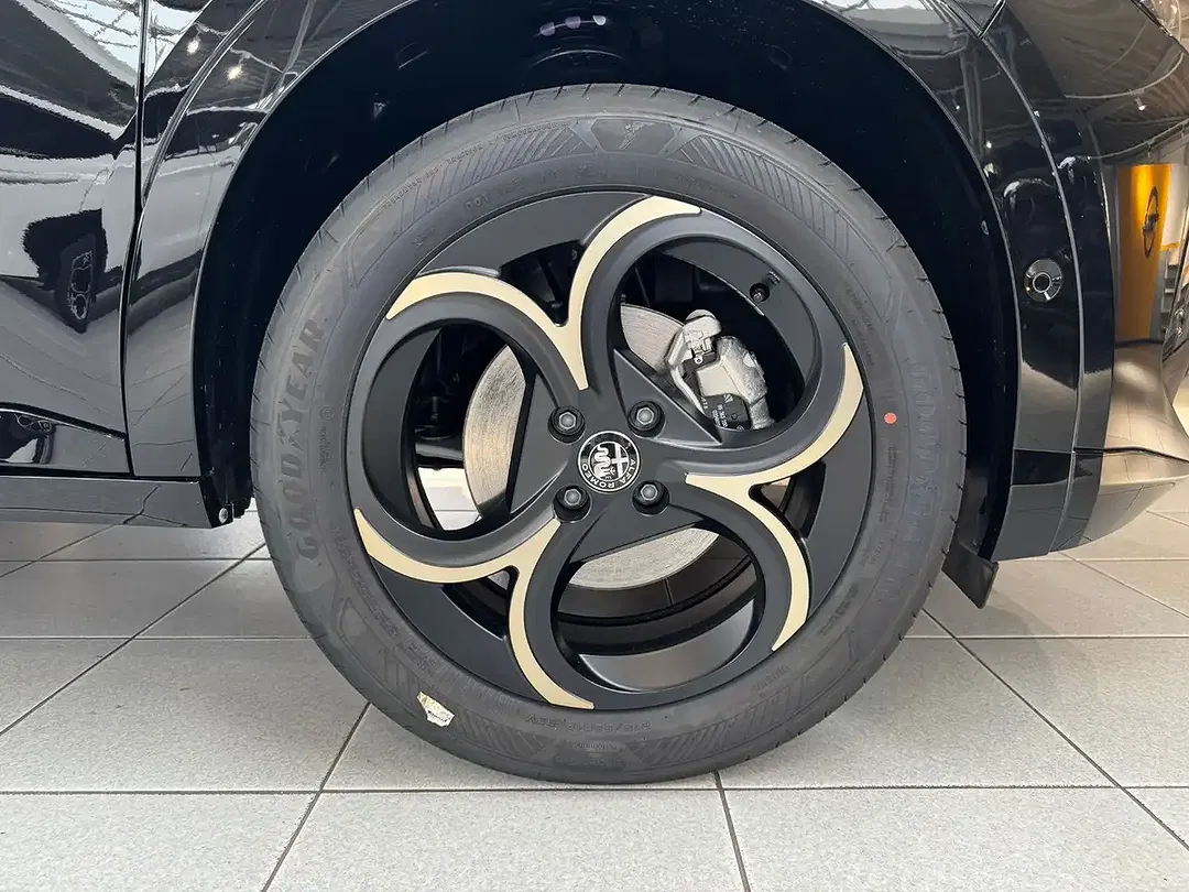 Alfa Romeo Junior 1.2 VGT Ibrida Intensa - foto 2
