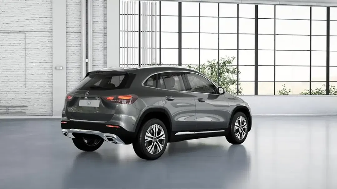 Mercedes-Benz GLA 180 - Thumbnail 2