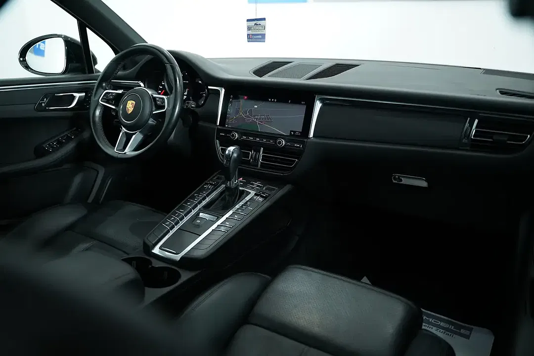 Porsche Macan AUT - Thumbnail 11