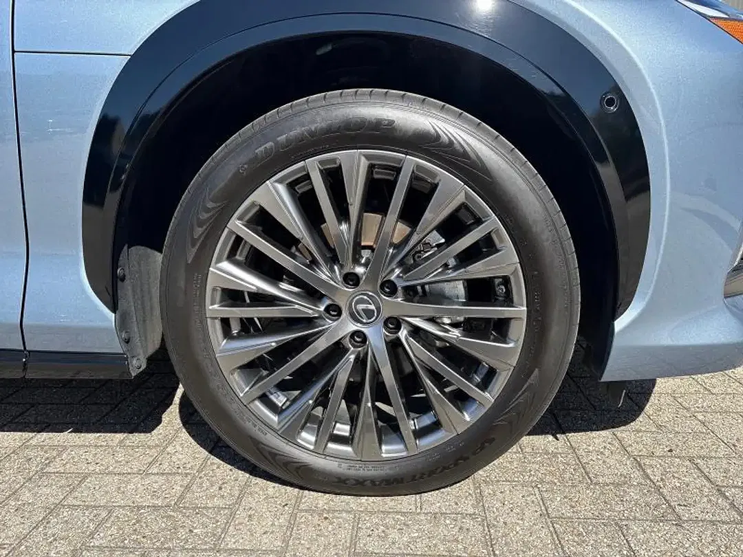 Lexus RZ - Thumbnail 13