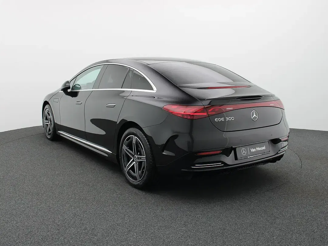 Mercedes-Benz EQE 300 AMG Line - Thumbnail 2