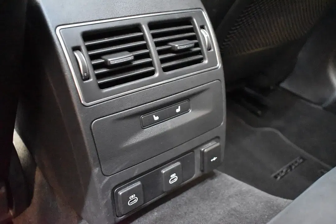 Jaguar XF Sportbrake S - Thumbnail 11