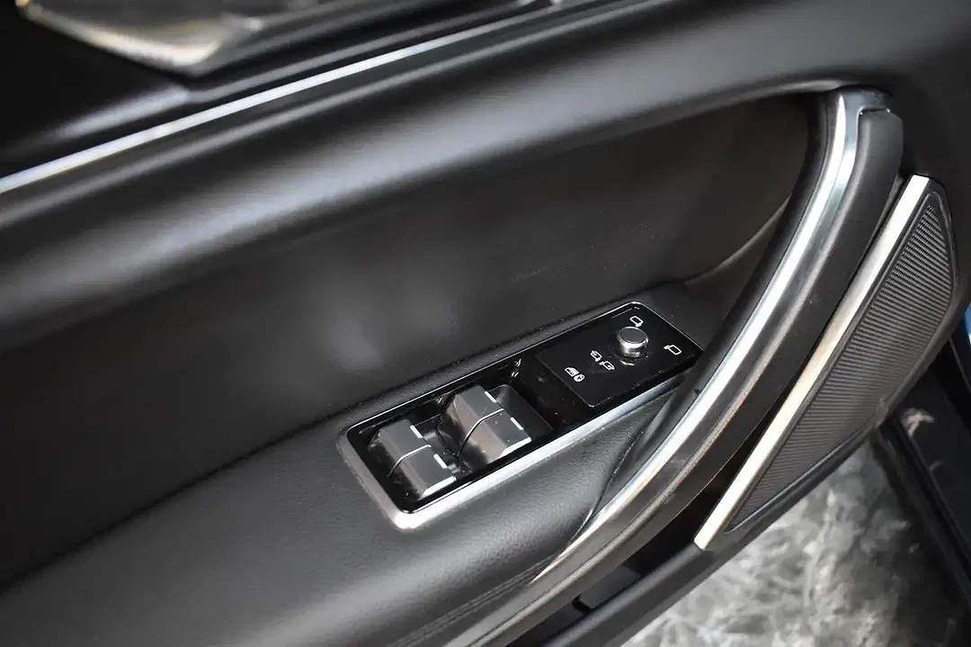 Jaguar XF Sportbrake S - Thumbnail 6