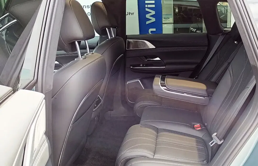 Xpeng G9 AWD Performance - Thumbnail 13