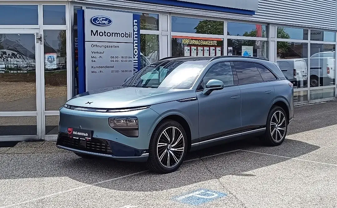 Xpeng G9 AWD Performance - Thumbnail 3