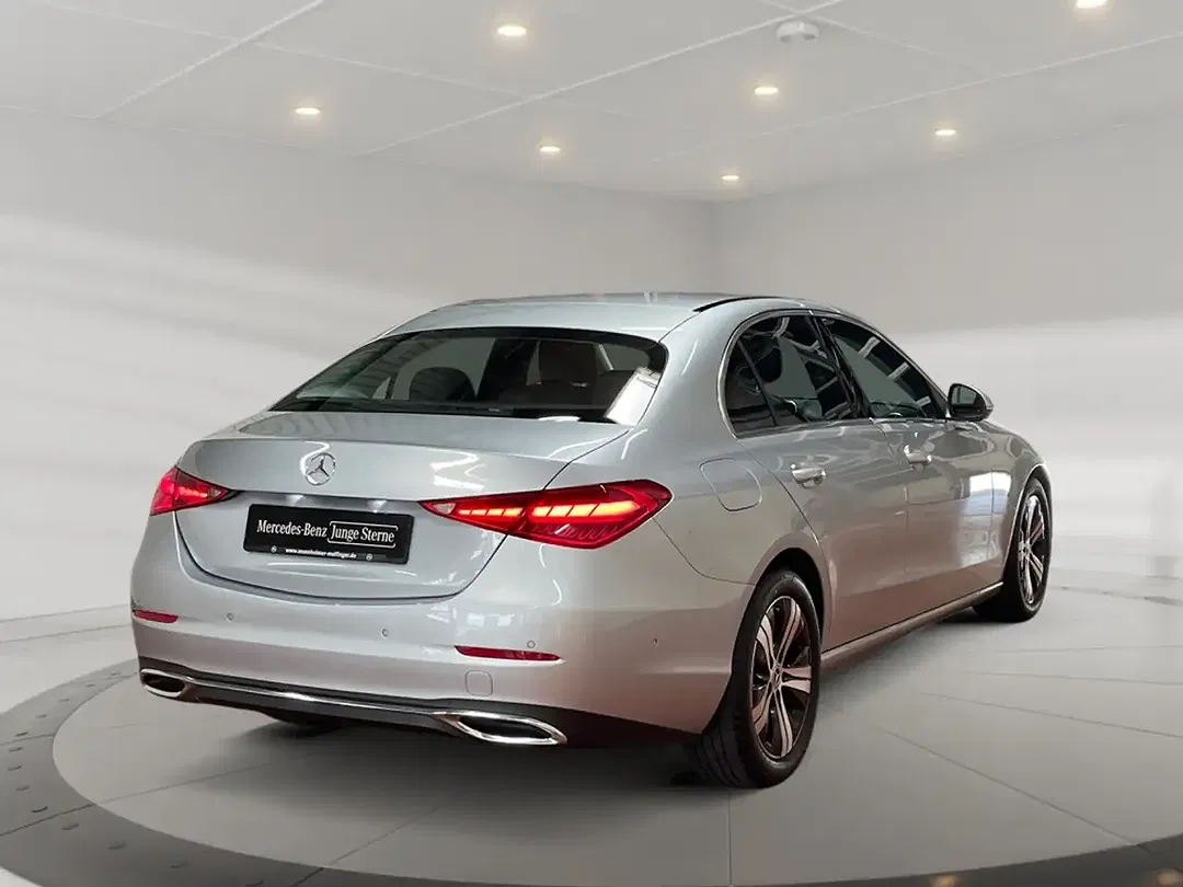 Mercedes-Benz C 180 MBUX Avantgarde - foto 2