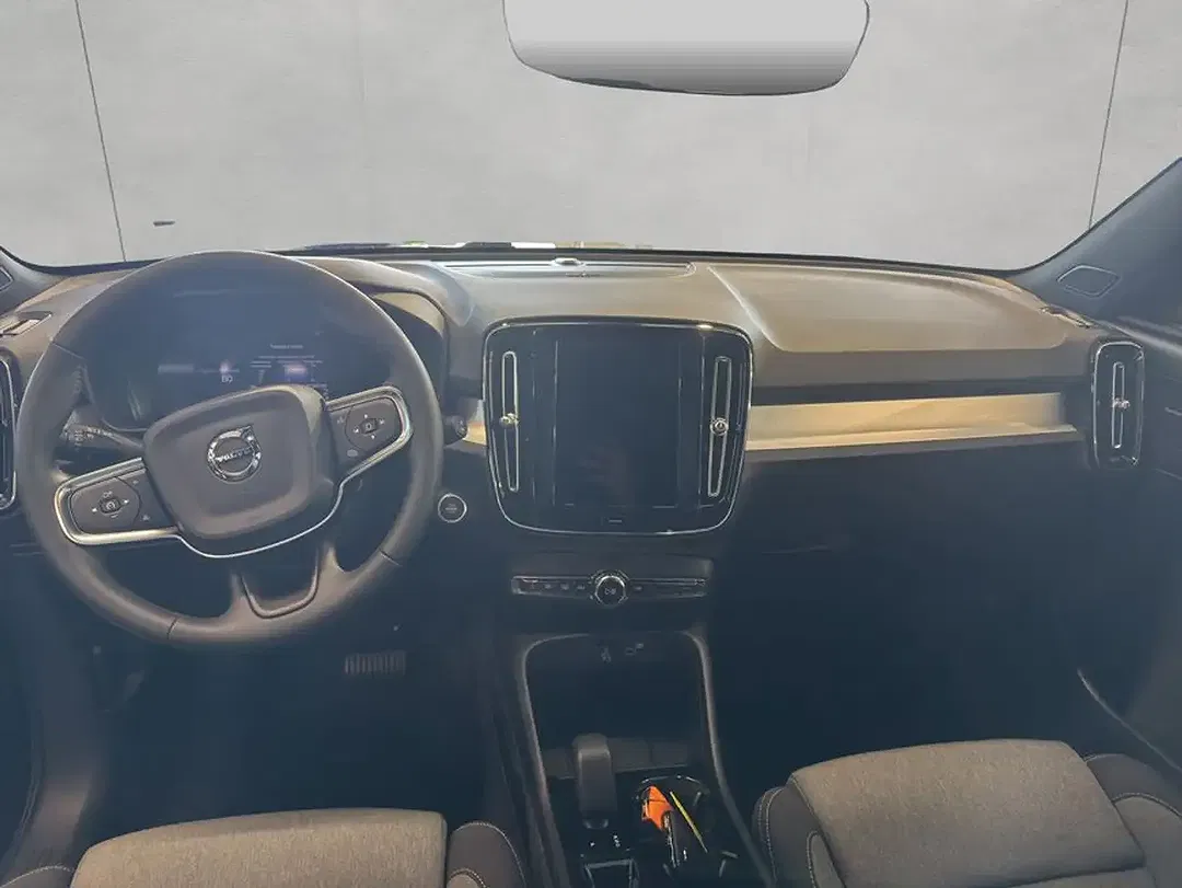 Volvo XC40 B4 Plus Black Edition - Thumbnail 10