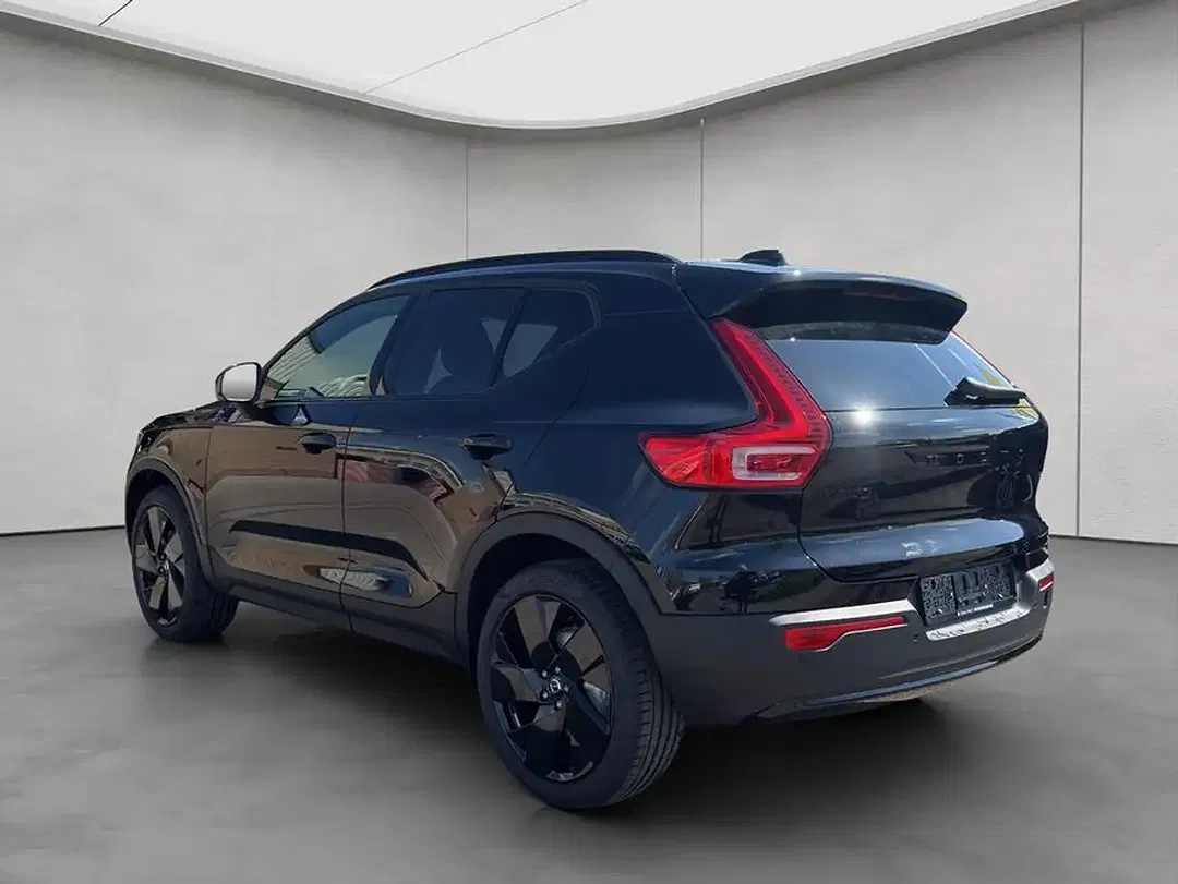 Volvo XC40 B4 Plus Black Edition - Thumbnail 3