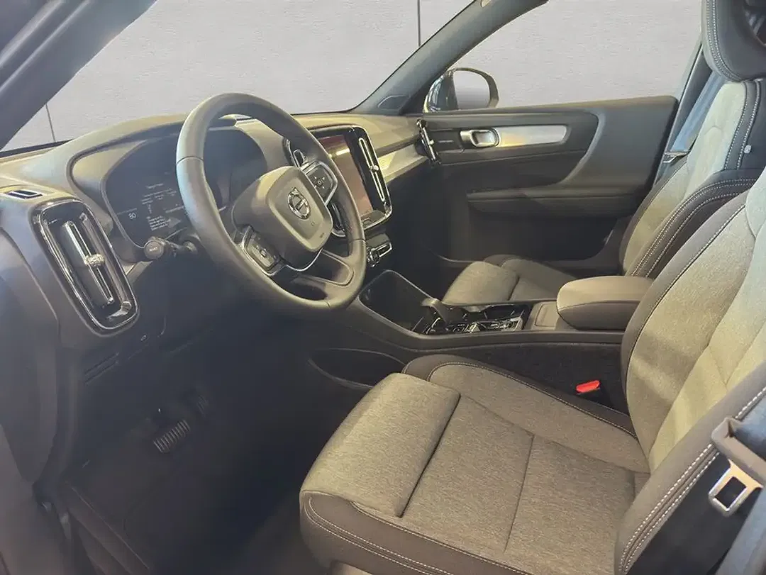 Volvo XC40 B4 Plus Black Edition - Thumbnail 7