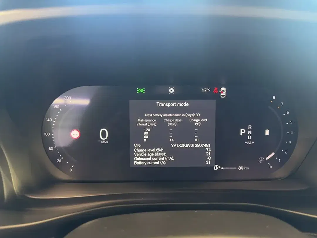 Volvo XC40 B4 Plus Black Edition - Thumbnail 9