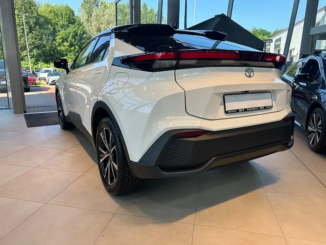 Toyota C-HR Teamplayer - Thumbnail 4