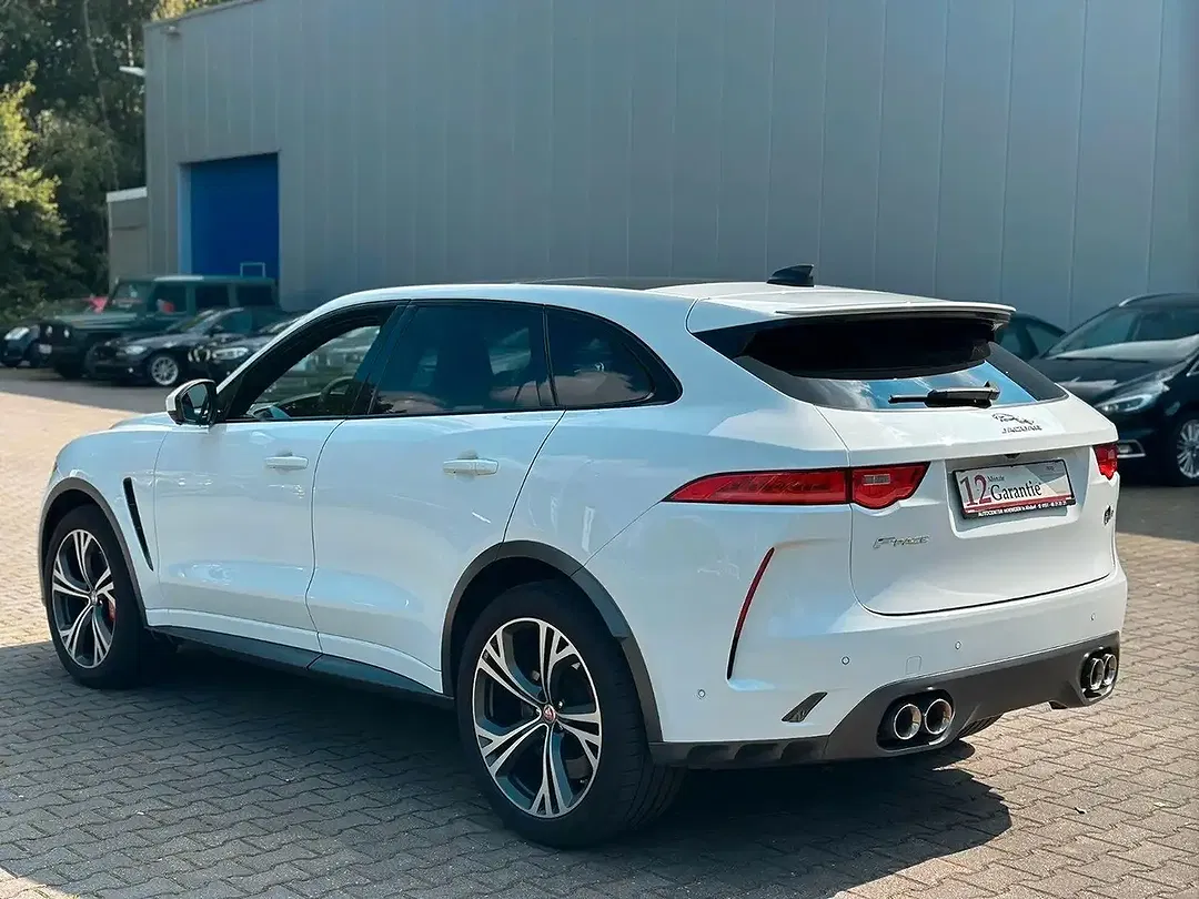 Jaguar F-Pace 4x4 SVR - Thumbnail 8