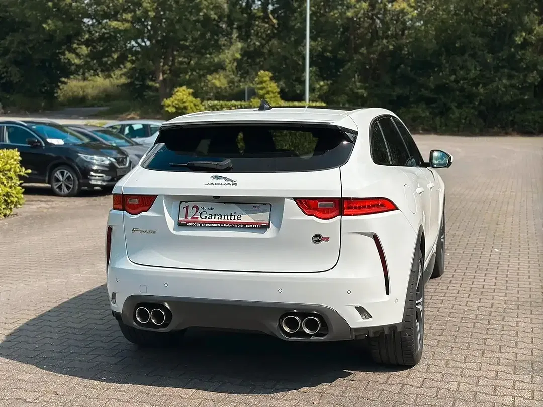 Jaguar F-Pace 4x4 SVR - Thumbnail 9